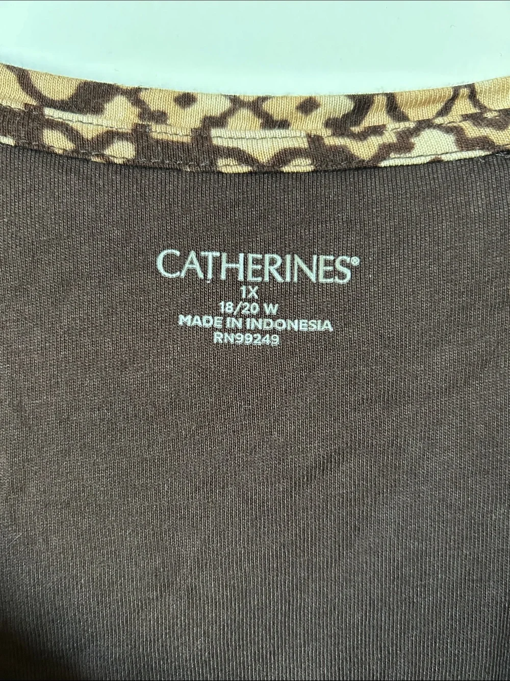 NWOT Catherines Brown and Tan Geometric Short Sleeve Shirt 1X - Picture 3 of 9